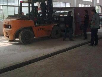 叉车装集装箱视频,视频揭秘操作全过程